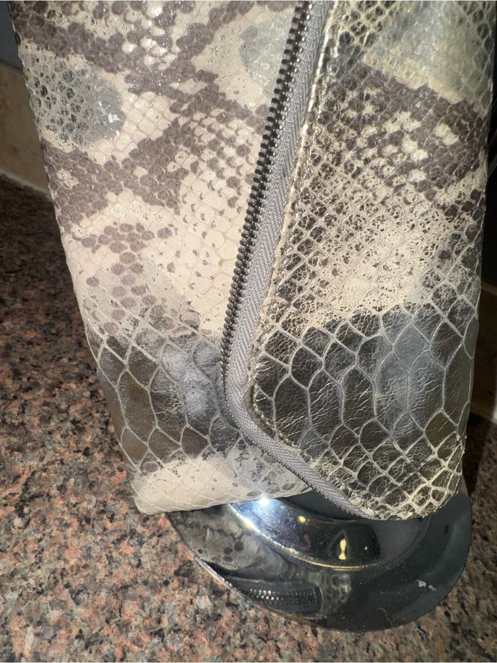 henri bendel Silver Snakeskin Wristlet EUC